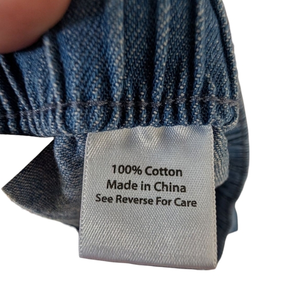 Coral Bay Women's Demin Shorts Size Medium (EUC) - Picture 8 of 9